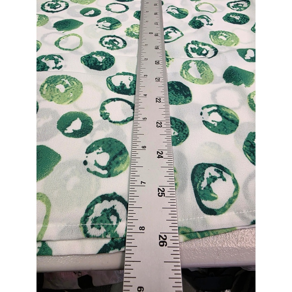 Belle by Kim Gravel Green White Abstract Circle Print Split V-Neck Blouse M - Picture 5 of 6